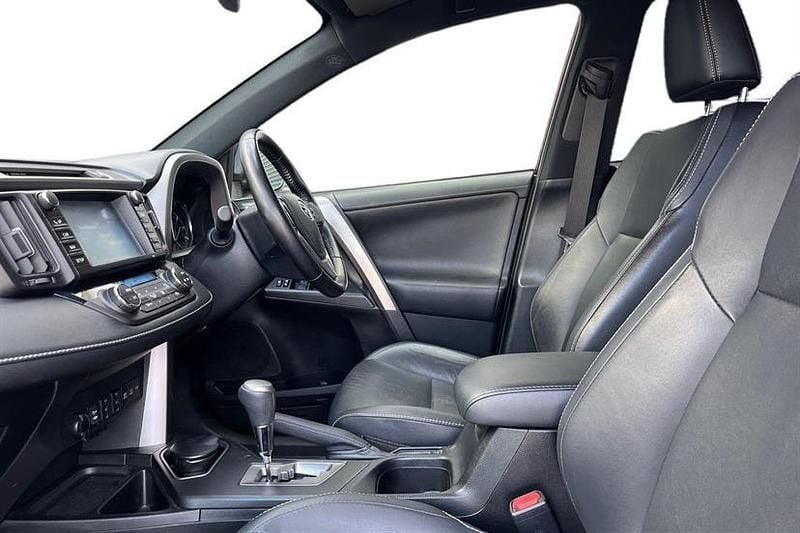 Used Toyota RAV4 Hybrid 197 HP (144 kW) 2016 Red SUV