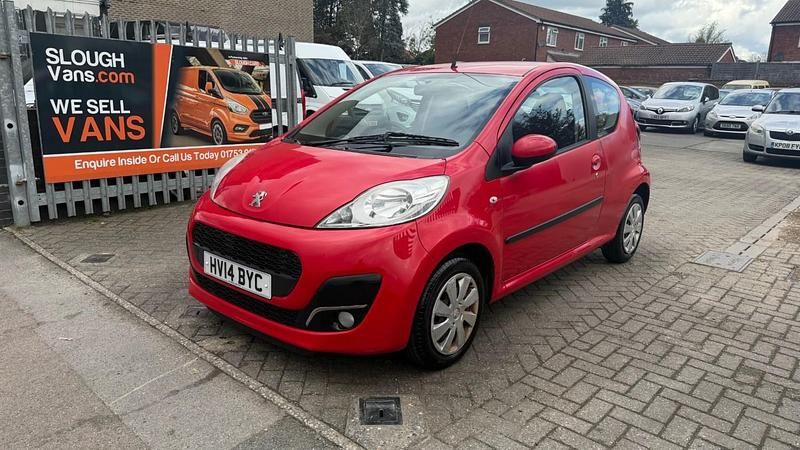 Used Peugeot 107 Active 68 HP (50 kW) 2014 Red Hatchback