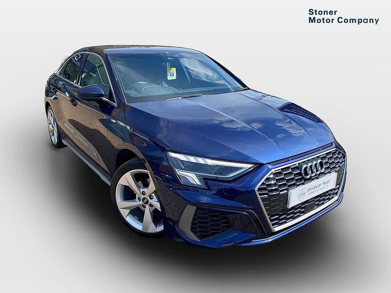 Begagnad Audi A3 S-Line 110 HK (80 kW) 2022 Blå Sedan