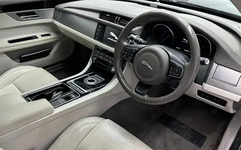 Used Jaguar XF Prestige 163 HP (119 kW) 2020 Sedan