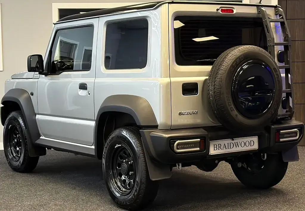 Used Suzuki Jimny 101 HP (74 kW) 2024 Silver SUV