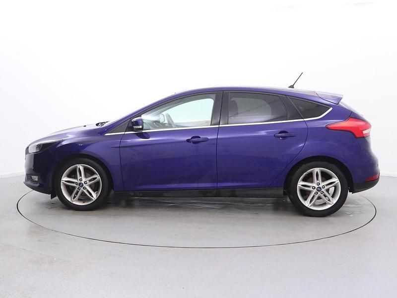 Used Ford Focus Zetec 2017 Blue Hatchback