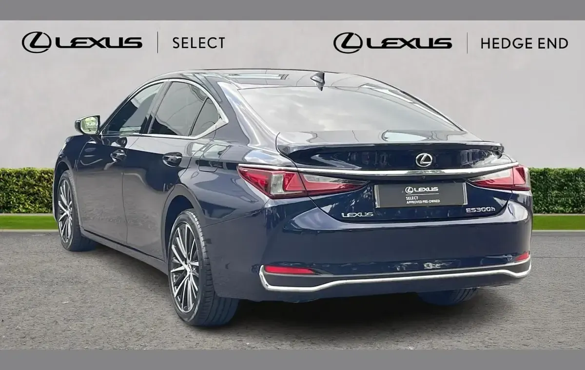 Used Lexus ES300H 214 HP (157 kW) 2023 Blue Sedan