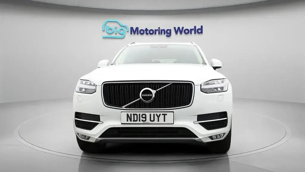 Used Volvo XC90 Momentum 235 HP (172 kW) 2019 White SUV