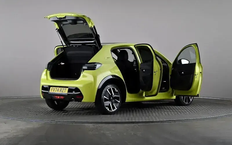 Used Peugeot 208 GT 102 HP (75 kW) 2024 Yellow Hatchback