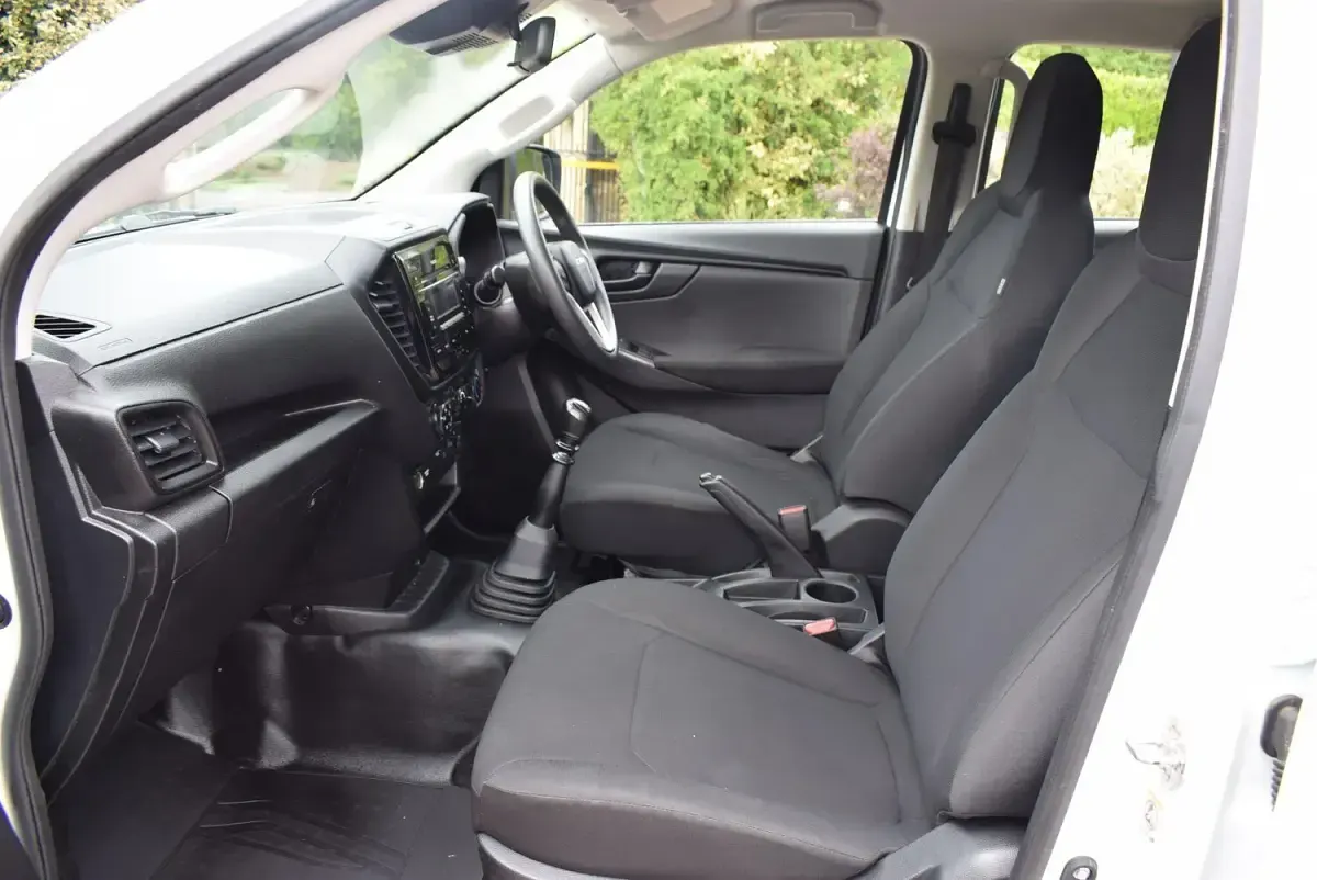 Used Isuzu D-Max 163 HP (119 kW) 2021 White Pickup