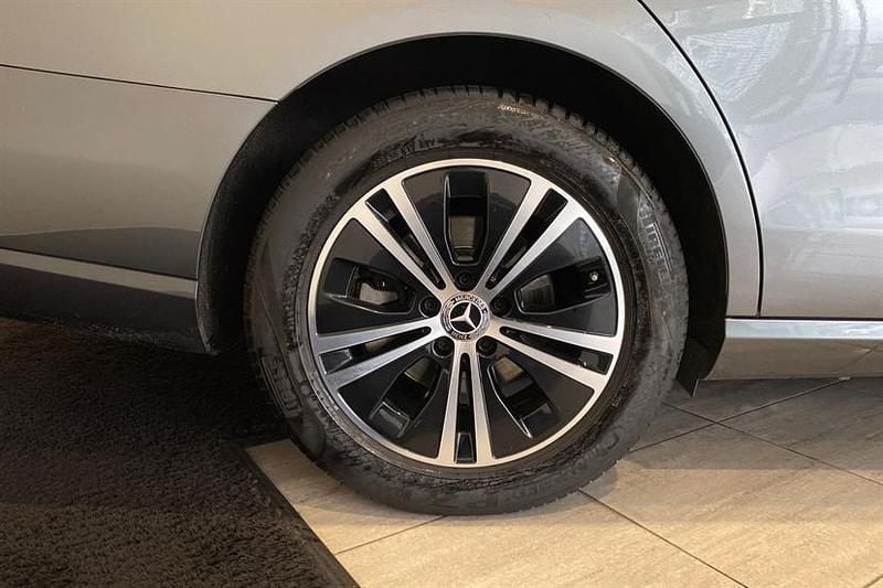 Used Mercedes E200 197 HP (144 kW) 2022 Selenite grey Sedan