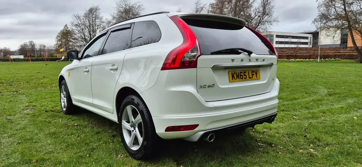 Used Volvo XC60 R-Design 2015 White SUV