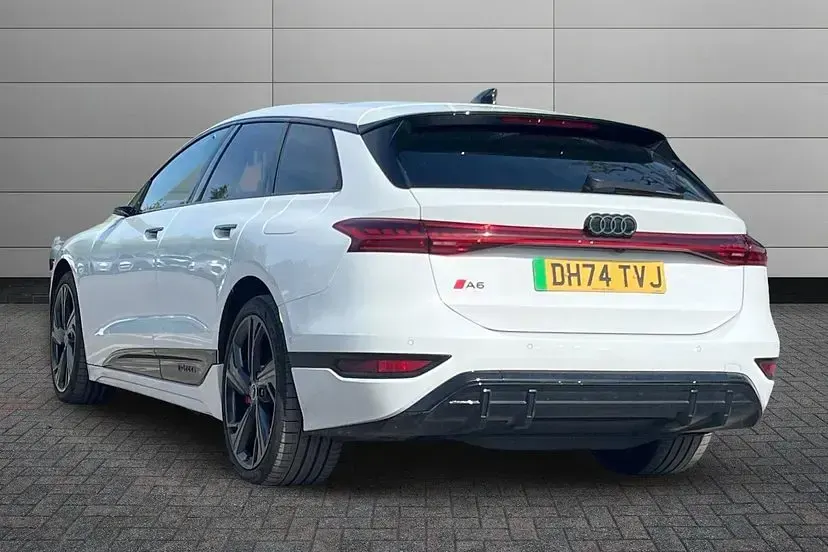 Used Audi A6 e-tron Performance 269 kW (367 HP) 2025 Glacier white Estate