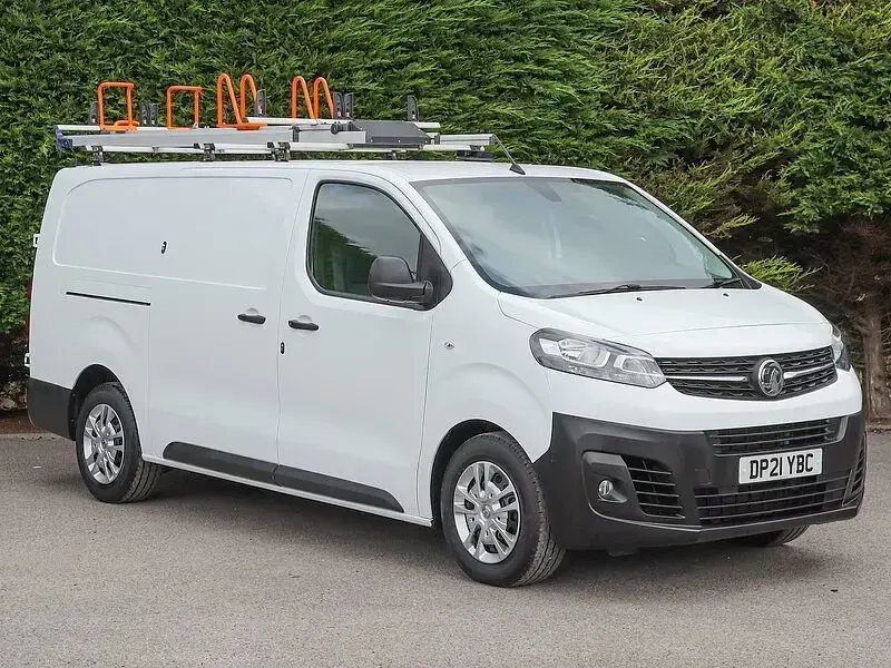 Used Vauxhall Vivaro 100 HP (73 kW) 2021 White MPV
