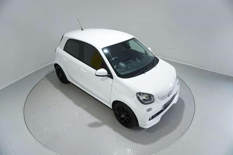 Used Smart ForFour 71 HP (52 kW) 2019 White Hatchback