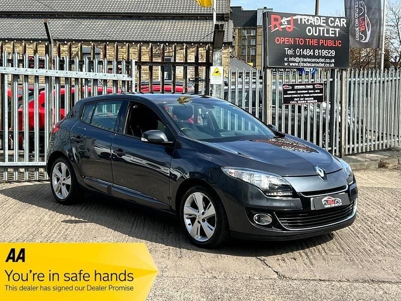 Grey Used 2012 Renault Mégane III Dynamique Hatchback | £2,999 (Good price) - Image 1/4