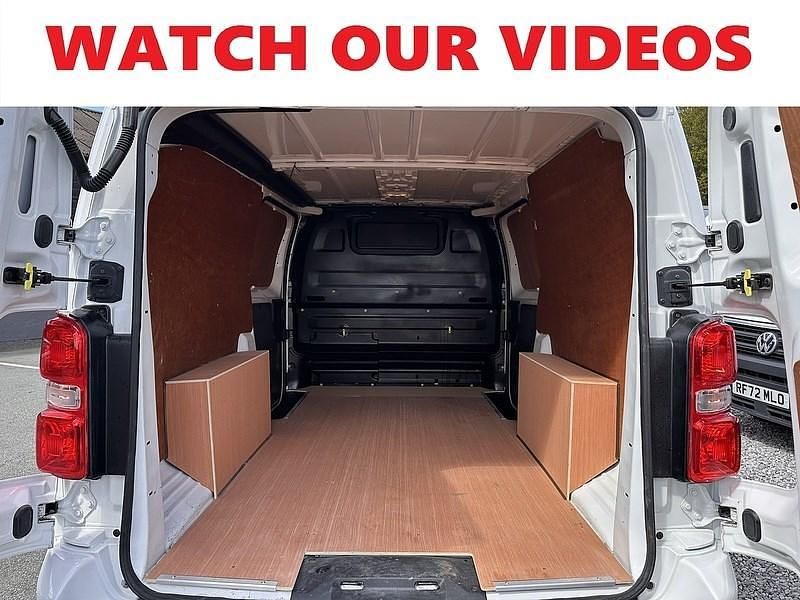 Used Vauxhall Vivaro Sportive 100 HP (73 kW) 2020 White MPV