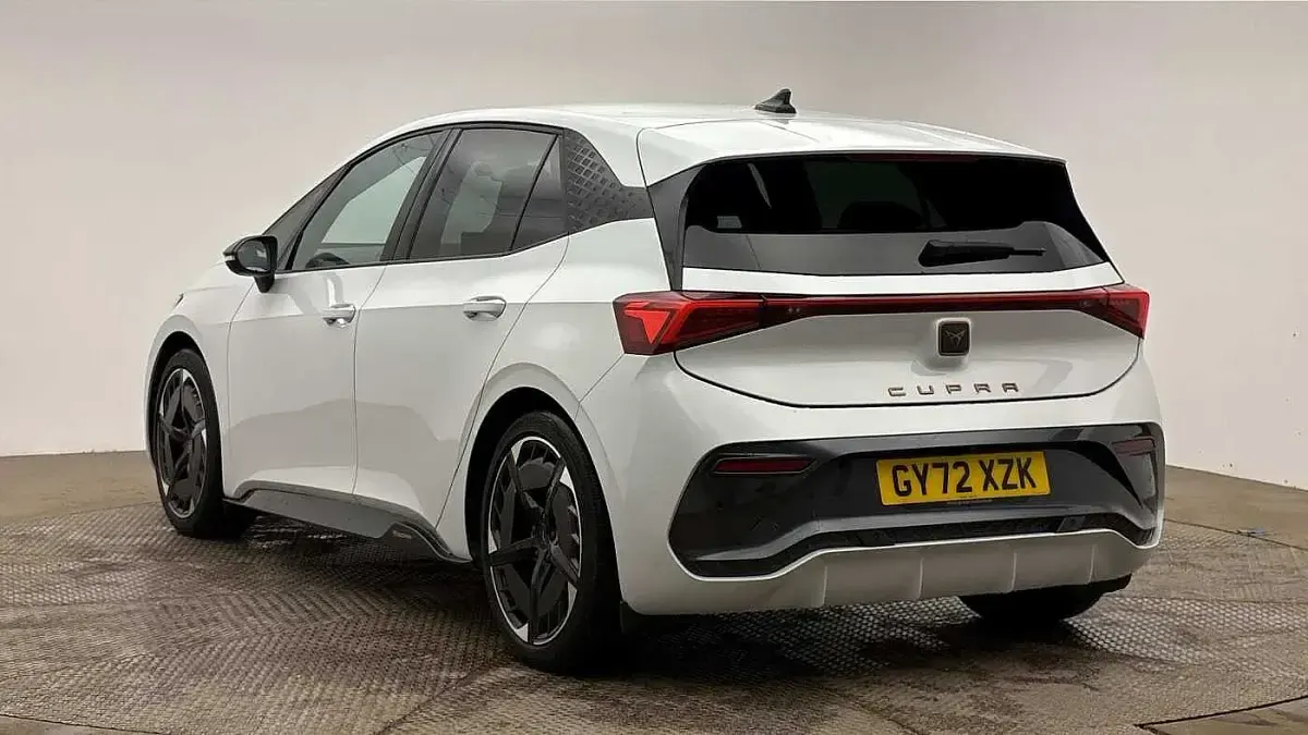 Used Cupra Born e-Boost 169 kW (230 HP) 2022 White Hatchback