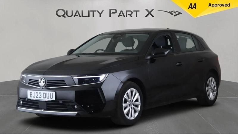 Used Vauxhall Astra Design Edition 110 HP (80 kW) 2023 Black Hatchback