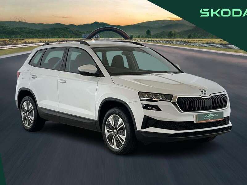 White Used 2022 Skoda Karoq SE Drive SUV | £17,990 (Fair price) - Image 1/4