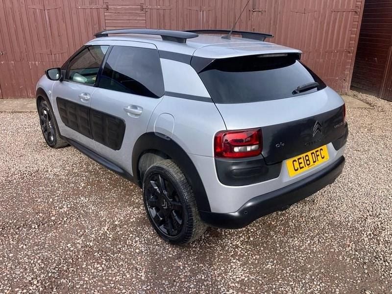 Used Citroën C4 Cactus Flair 100 HP (73 kW) 2018 Silver Hatchback