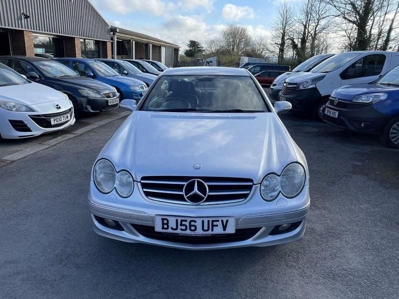 Usado Mercedes CLK220 Avantgarde 150 HP (110 kW) 2006 Prateado Coupé