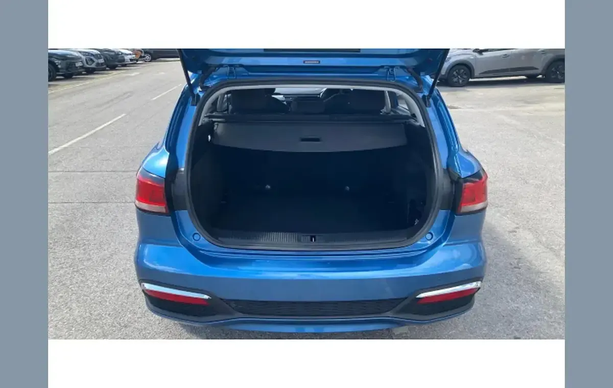 Used MG MG5 EV Excite 114 kW (156 HP) 2022 Blue Estate