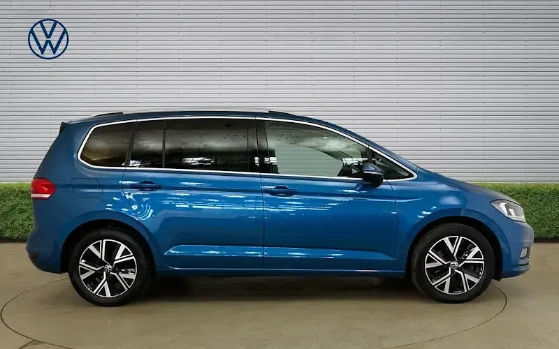 Used VW Touran SEL 150 HP (110 kW) 2025 MPV