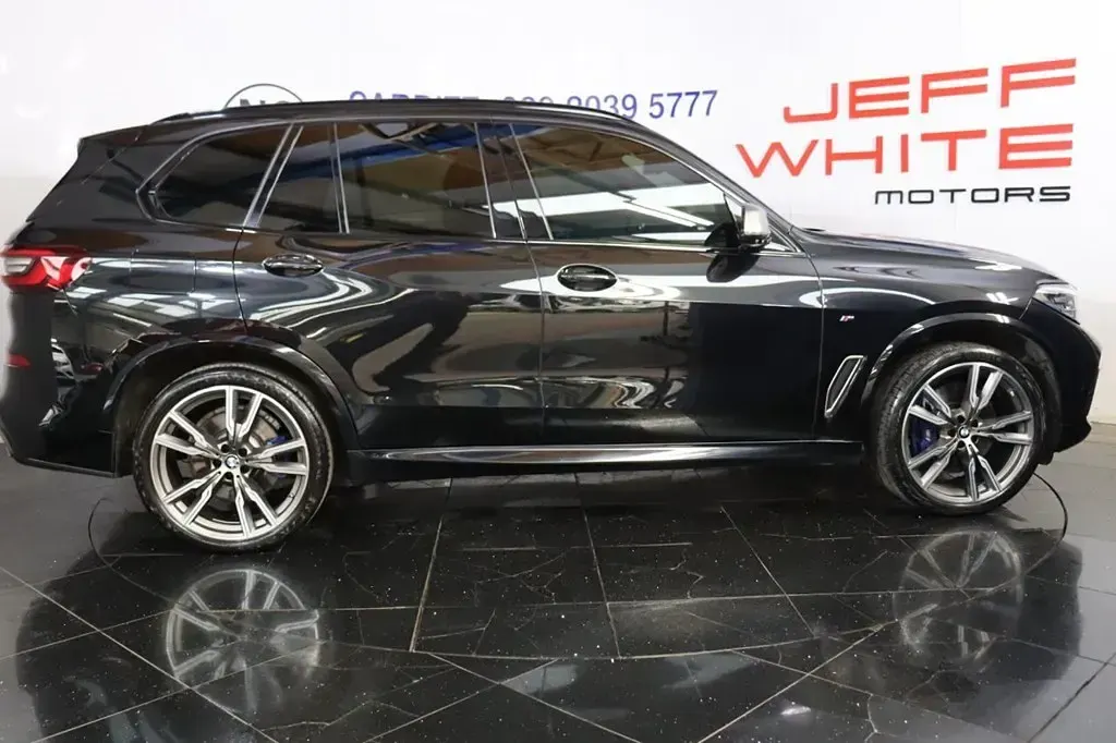 Begagnad BMW X5 Shadowline 2020 Svart SUV