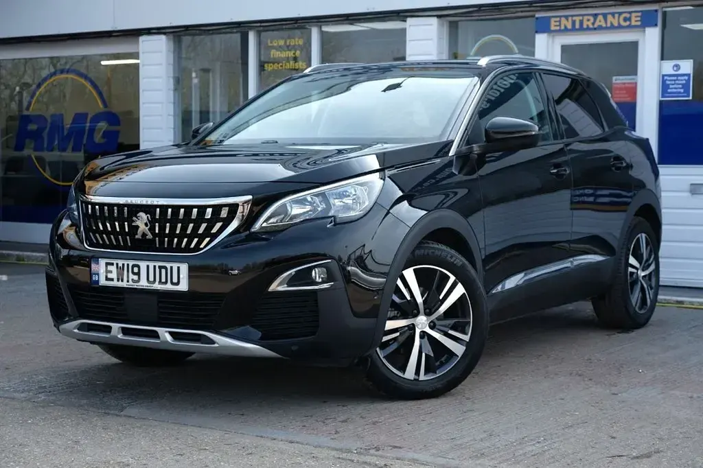 Used Peugeot 3008 Allure 131 HP (96 kW) 2019 Black Hatchback