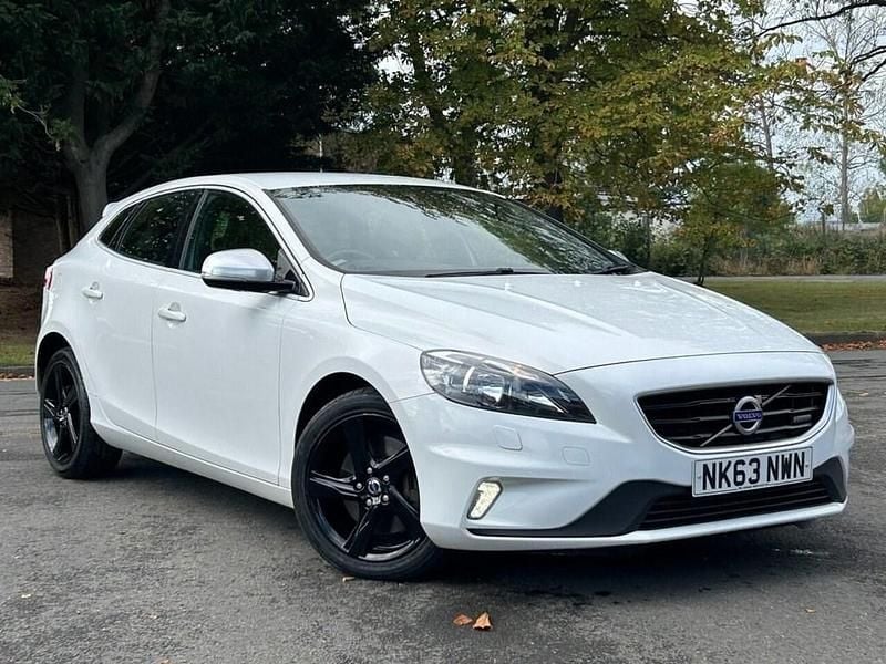 White Used 2013 Volvo V40 R-Design Estate | £4,995 (Fair price) - Image 1/4