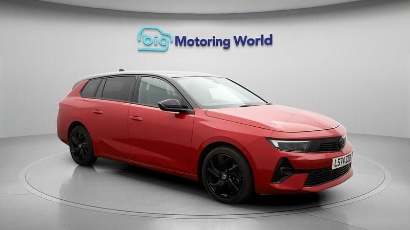 Used Vauxhall Astra S 131 HP (96 kW) 2024 Red Estate