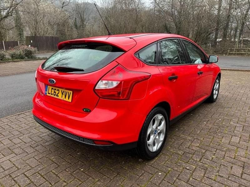 Used Ford Focus Studio 85 HP (62 kW) 2012 Red Hatchback