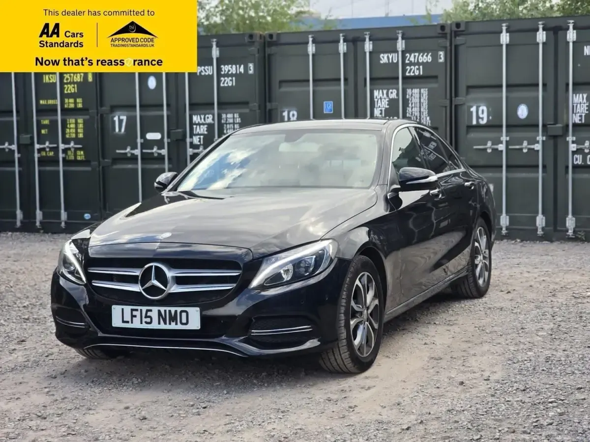 Usado Mercedes C220 Premium 170 CV (125 kW) 2015 Negro Berlina