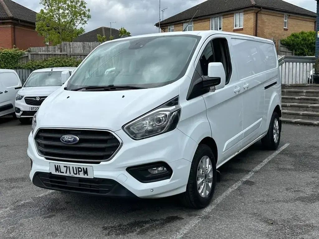 Used Ford Transit Custom Limited 130 HP (95 kW) 2021 White Van
