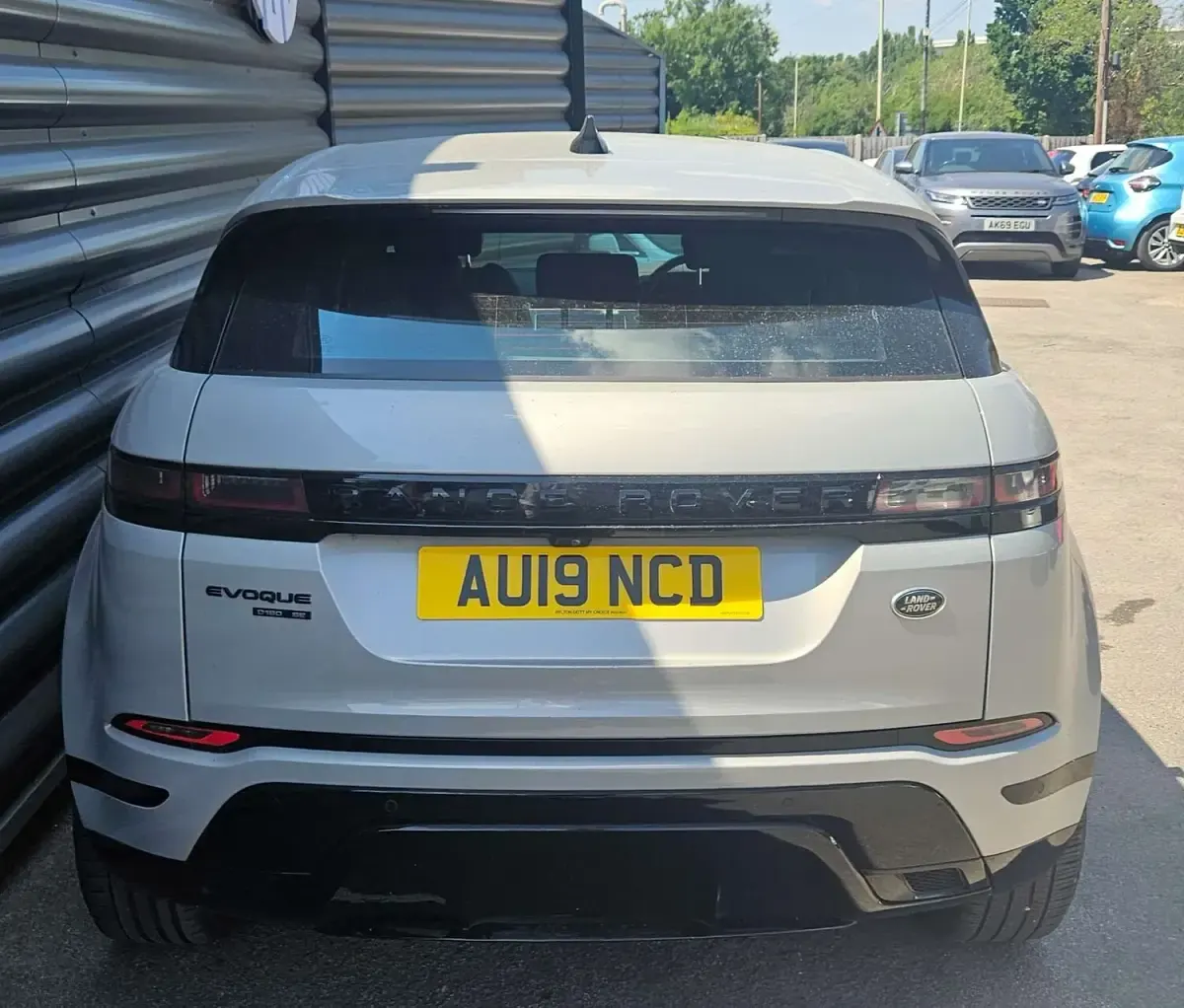 Used Land Rover Range Rover evoque SE Dynamic 180 HP (132 kW) 2019 Silver SUV