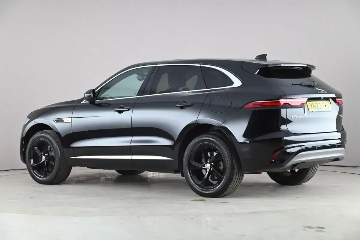 Begagnad Jaguar F-Pace R-Dynamic 404 HK (297 kW) 2022 Svart SUV