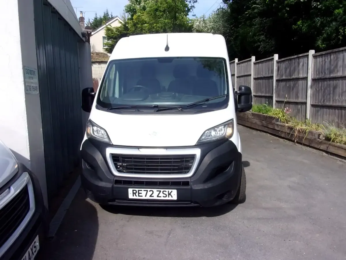Używany Peugeot Boxer 140 KM (102 kW) 2022 Biały Van