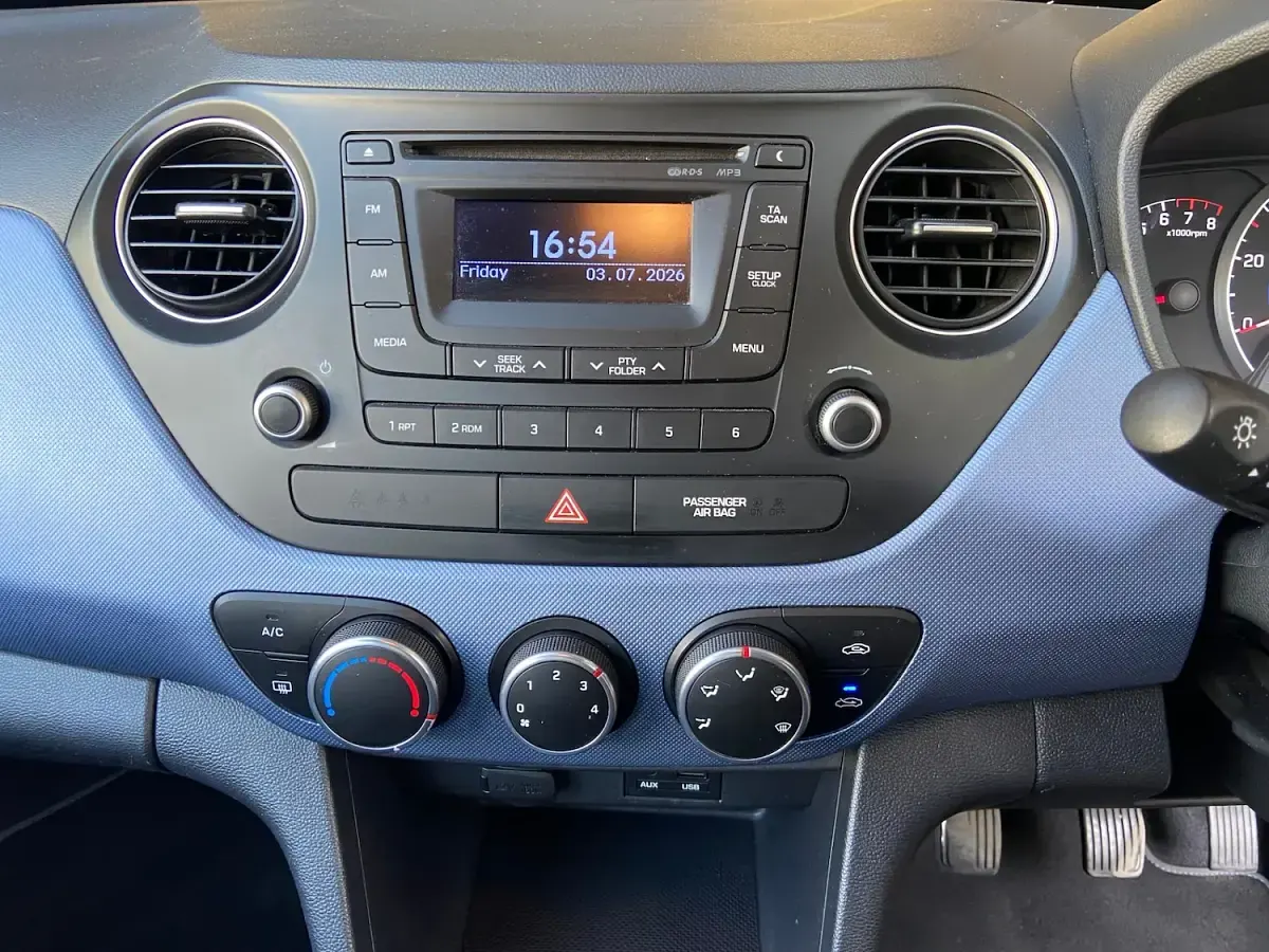 Used Hyundai i10 SE 67 HP (49 kW) 2014 Grey Hatchback