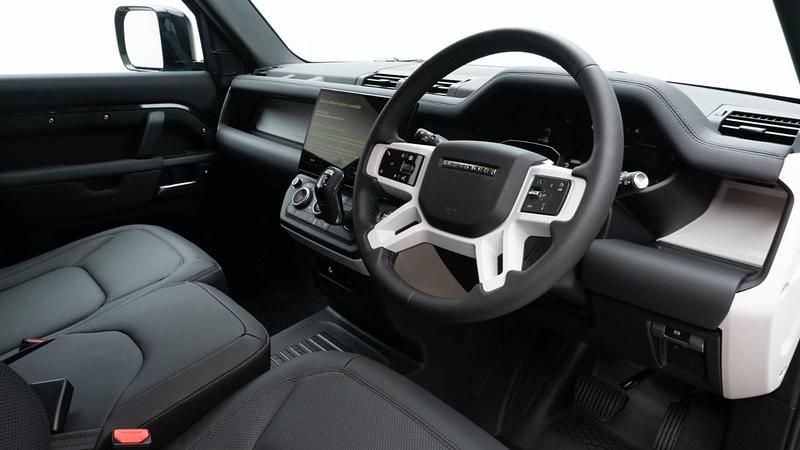 New Land Rover Defender SE Dynamic 2026 SUV