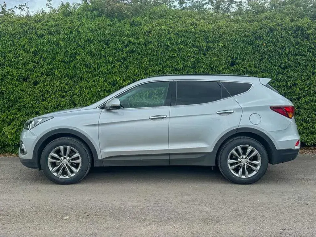 Used Hyundai Santa Fe Premium 200 HP (147 kW) 2018 Silver SUV
