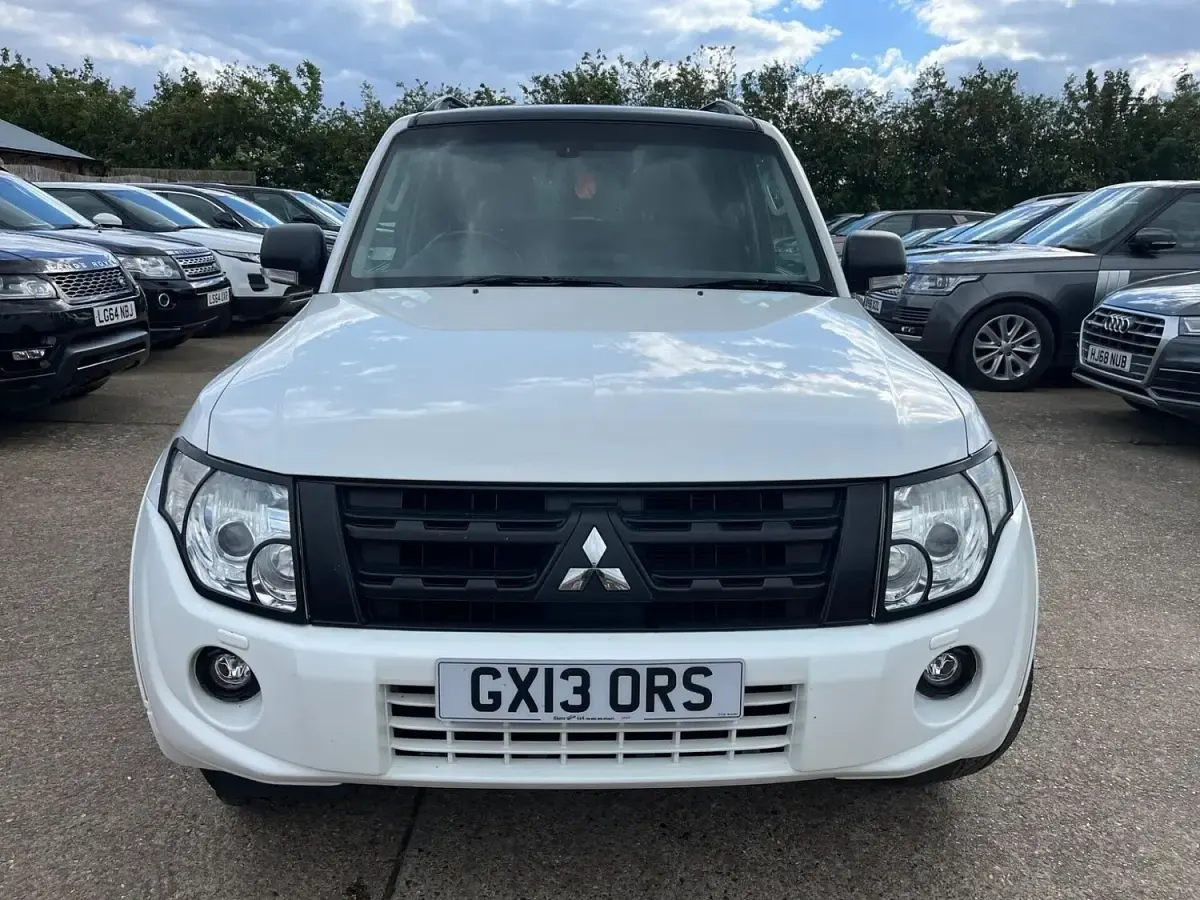Used Mitsubishi Shogun 197 HP (144 kW) 2013 White SUV