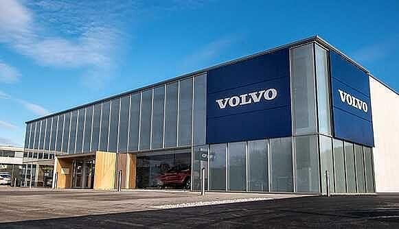 Used 2024 Volvo XC40 Plus SUV | £29,364 (Fair price) - Image 1/1