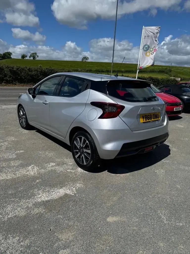 Used Nissan Micra Acenta 90 HP (66 kW) 2018 Silver Hatchback