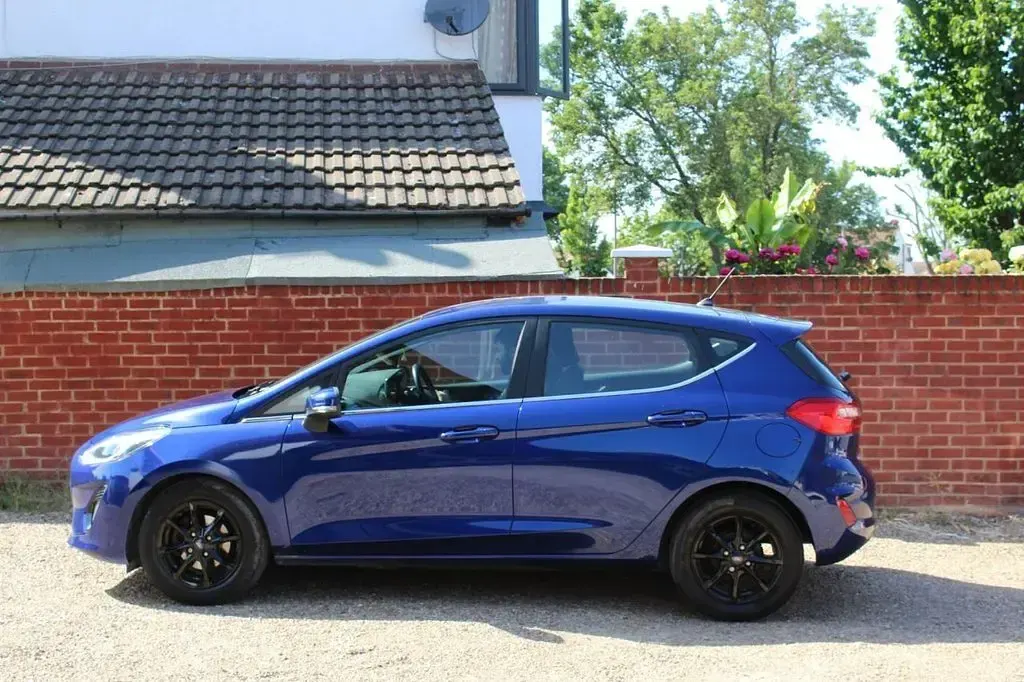 Used Ford Fiesta Zetec 100 HP (73 kW) 2018 Blue Hatchback