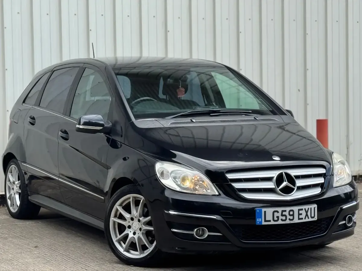 Used Mercedes B180 2009 Black MPV