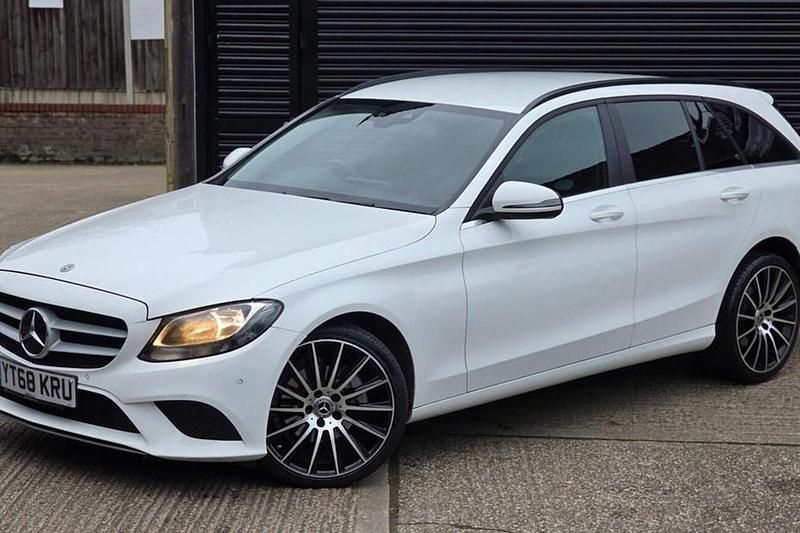 Used Mercedes C220 SE 2018 White Estate