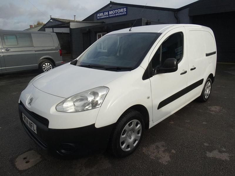 White Used 2014 Peugeot Partner Van | £2,699 (Fair price) - Image 1/4