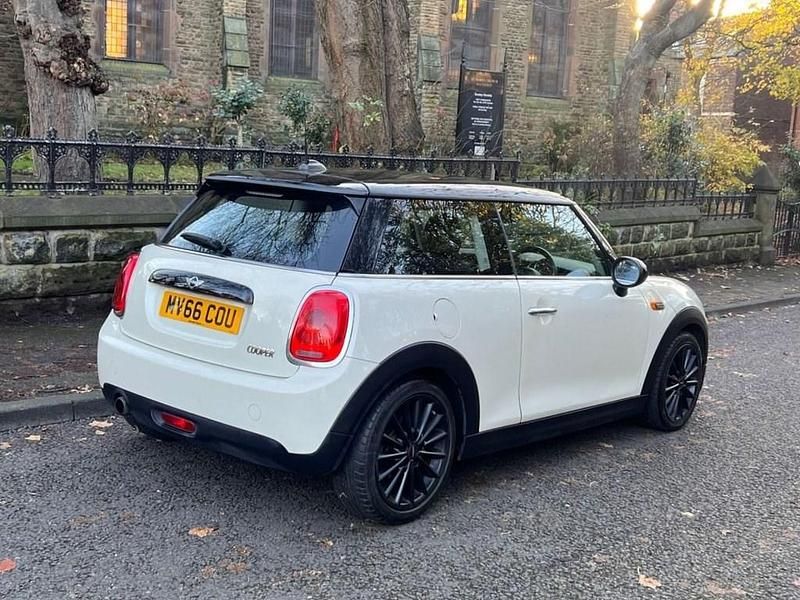 Used Mini Cooper Hatch 136 HP (100 kW) 2016 White Hatchback