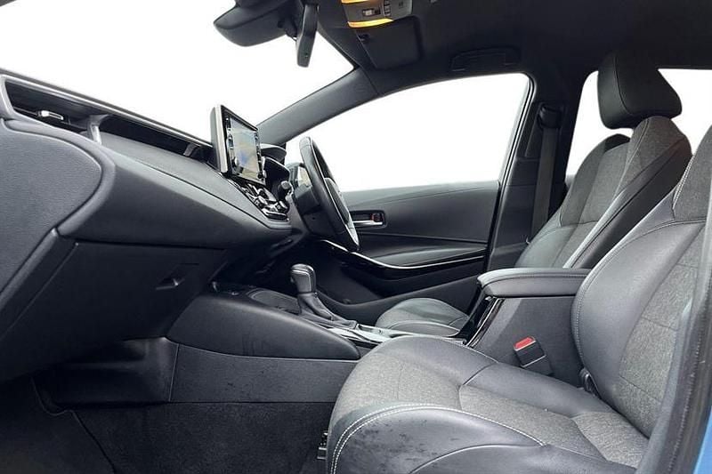 Used Toyota Corolla Design 122 HP (89 kW) 2021 Blue Estate