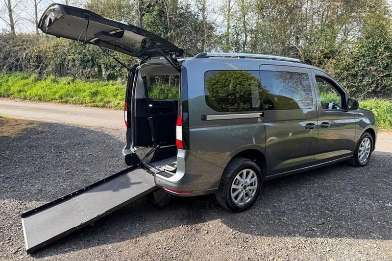 Used Ford Tourneo Connect Titanium 114 HP (83 kW) 2023 Grey MPV