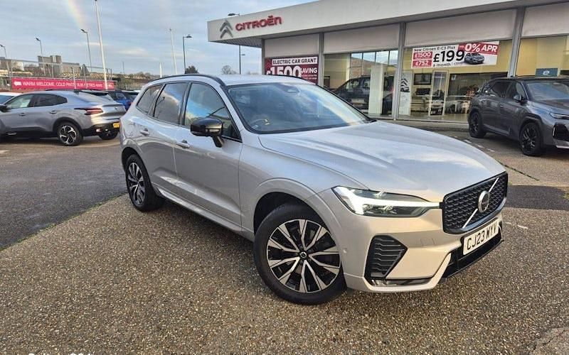 Usado Volvo XC60 Plus 197 HP (144 kW) 2023 Cinzento SUV
