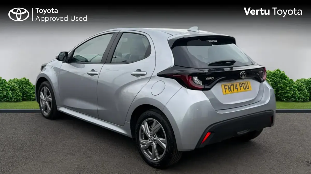 Used Toyota Yaris 116 HP (85 kW) 2024 Silver metallic (metallic paint) Hatchback