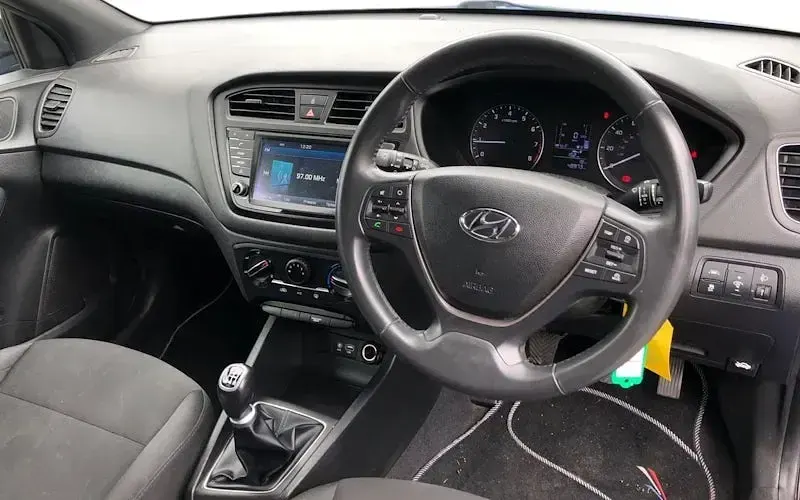 Used Hyundai i20 GO! 84 HP (61 kW) 2018 Blue Hatchback